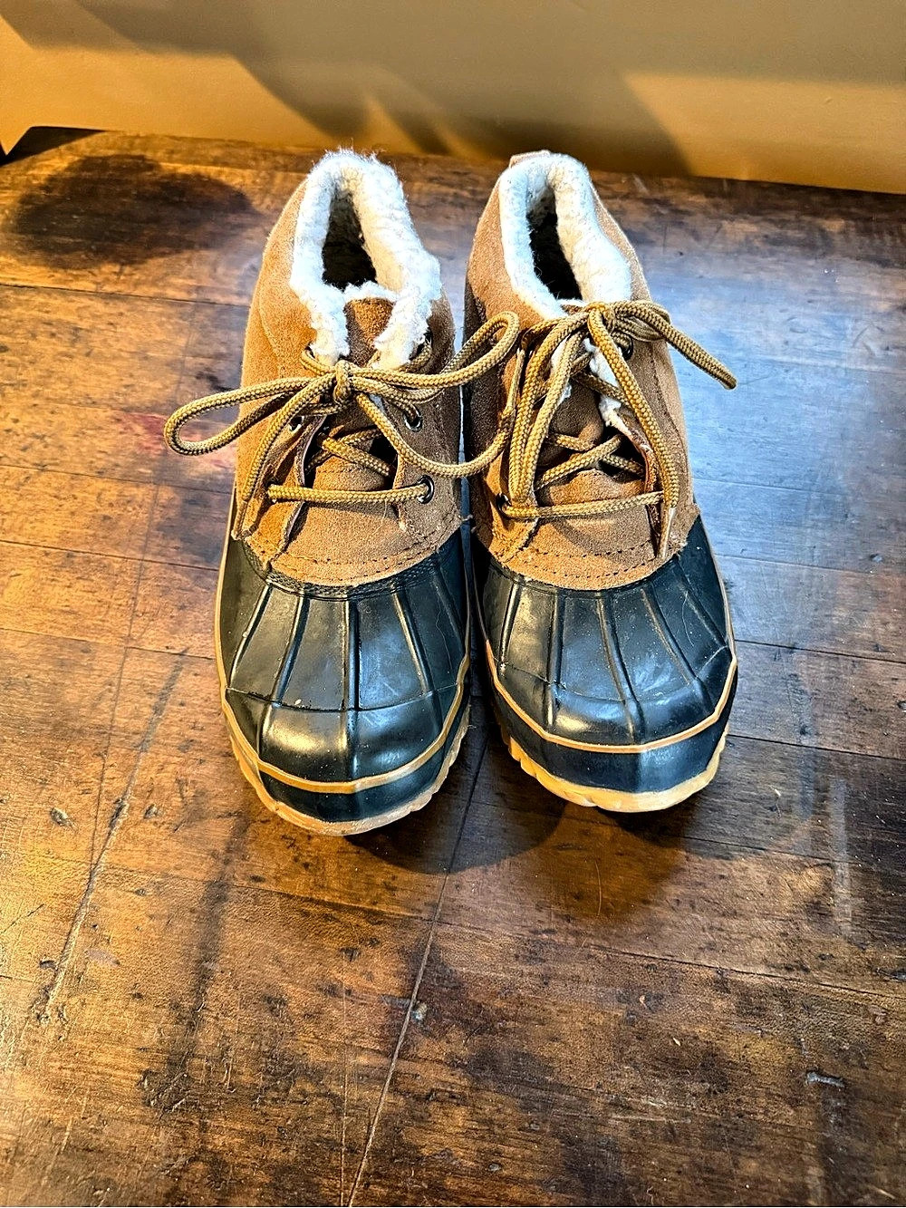 KhomBu 3 Eye Duck Boots in Blue & Brown